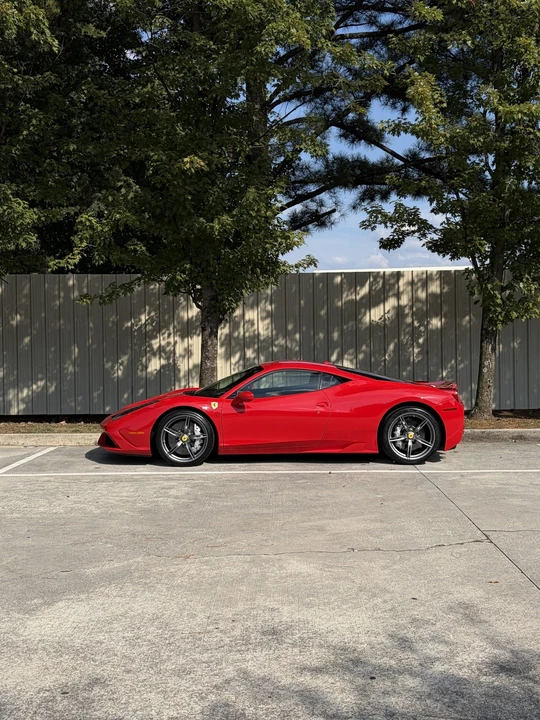 2015 Ferrari 458 Speciale - Image 2 of 31