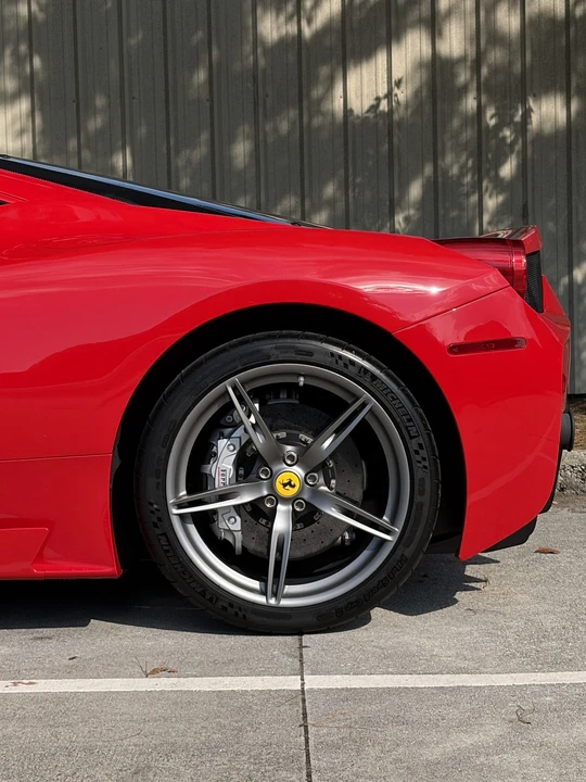 2015 Ferrari 458 Speciale - Image 13 of 31