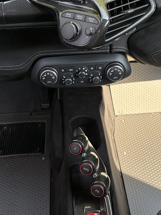 2015 Ferrari 458 Speciale - Image 30 of 31