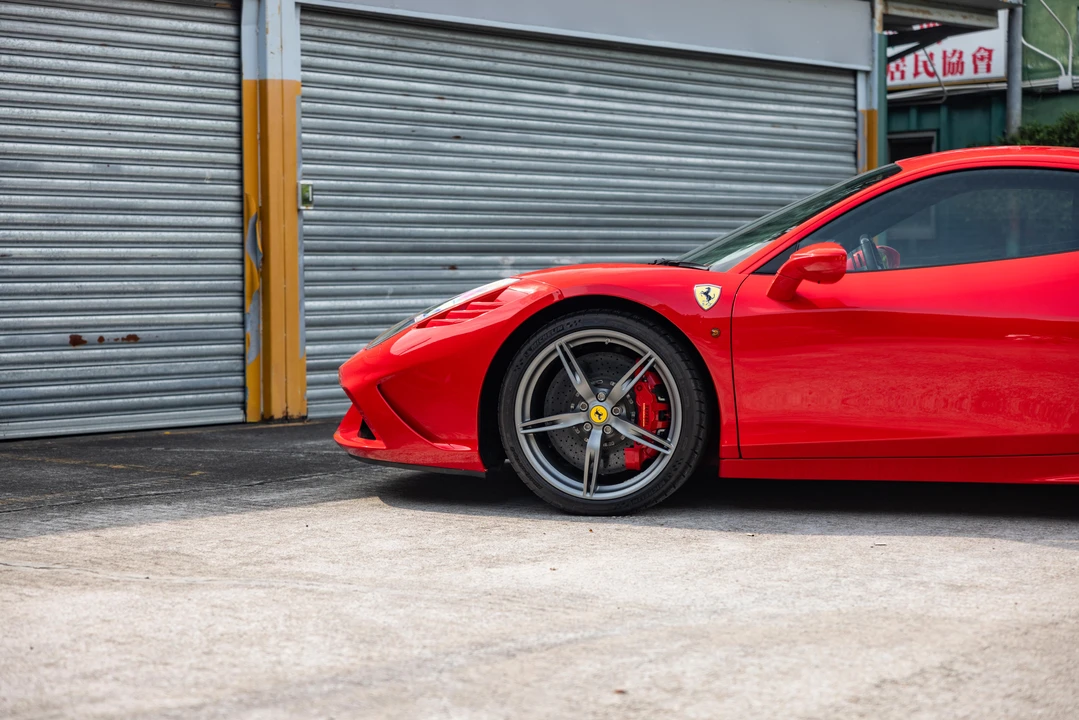 2015 Ferrari 458 Speciale - Image 11 of 31