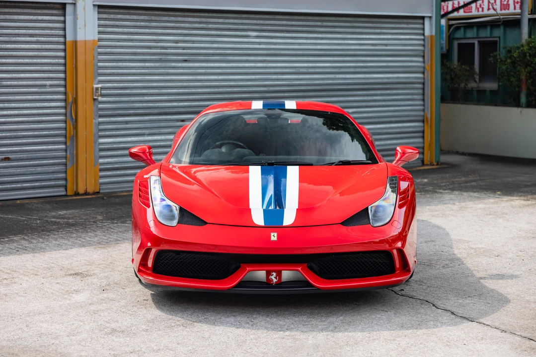 2015 Ferrari 458 Speciale - Image 2 of 31