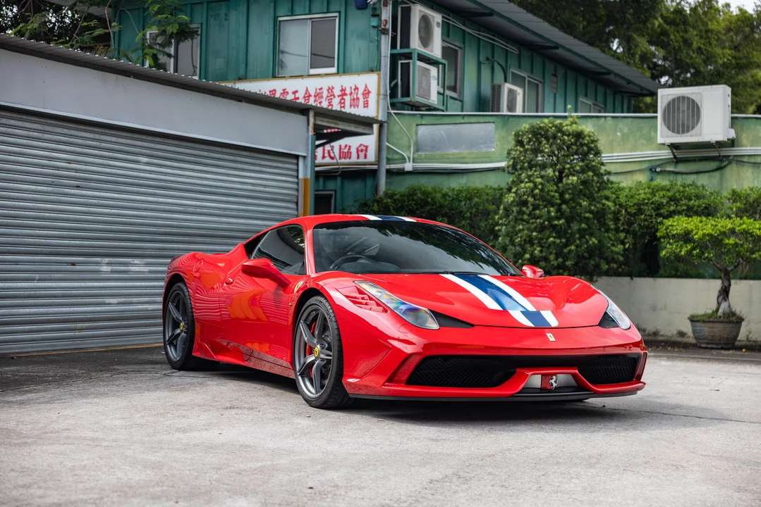 2015 Ferrari 458 Speciale - Image 3 of 31