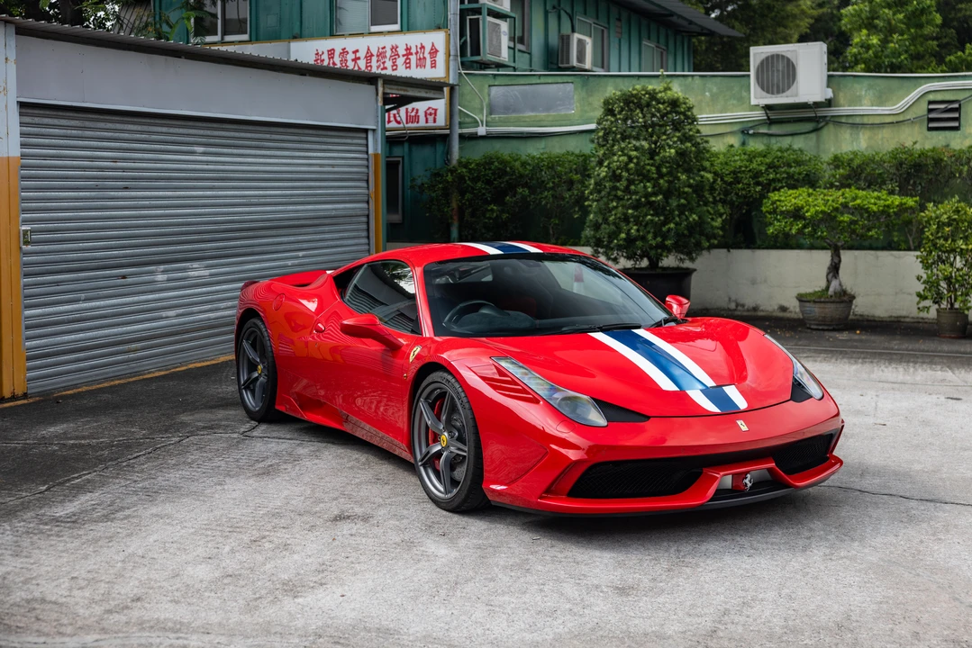 2015 Ferrari 458 Speciale - Image 4 of 31