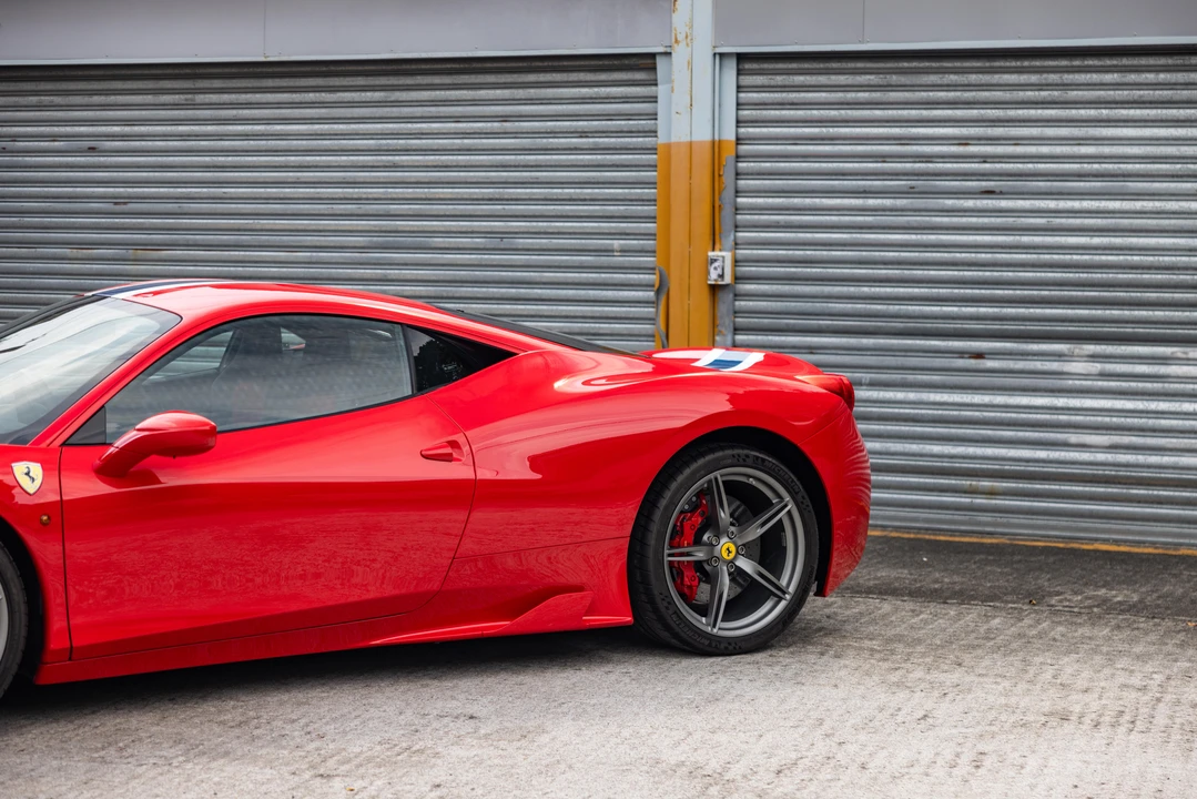 2015 Ferrari 458 Speciale - Image 12 of 31