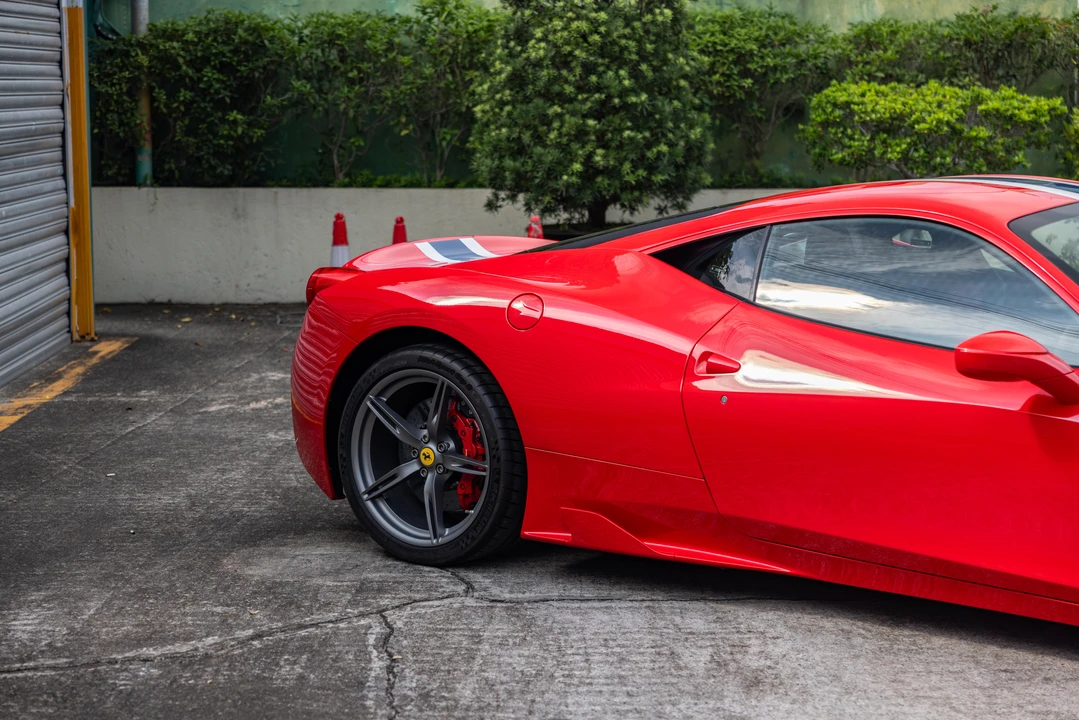 2015 Ferrari 458 Speciale - Image 18 of 31