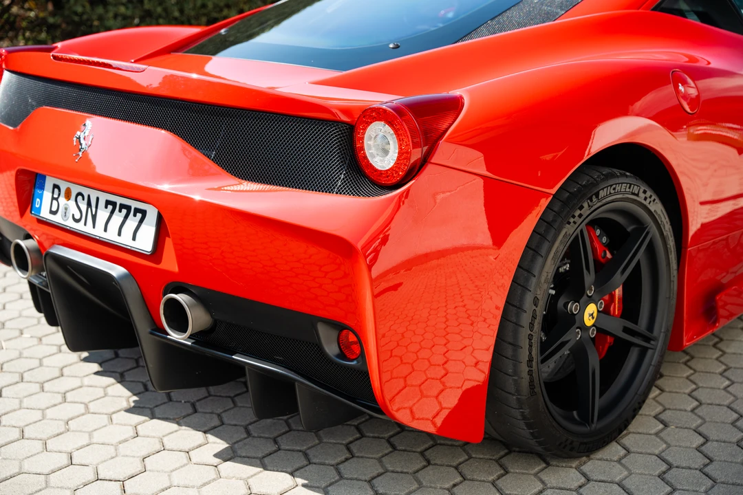 2015 Ferrari 458 Speciale - Image 4 of 31