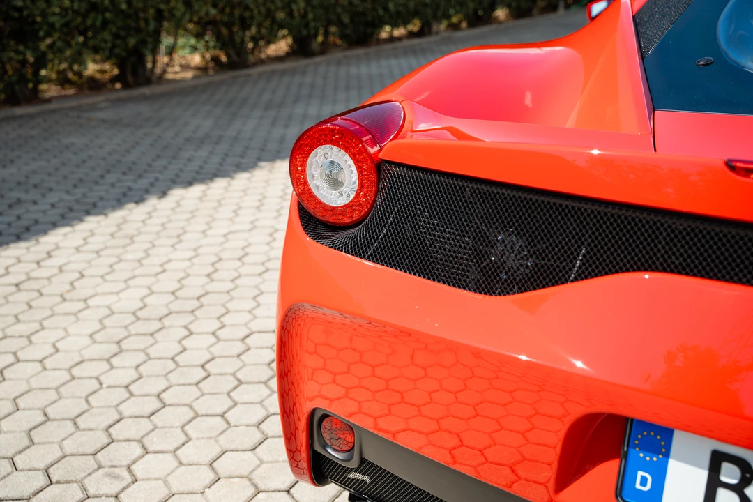 2015 Ferrari 458 Speciale - Image 12 of 31