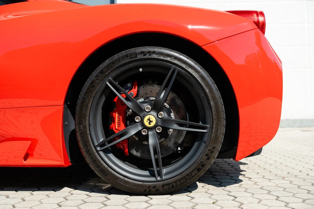 2015 Ferrari 458 Speciale - Image 20 of 31