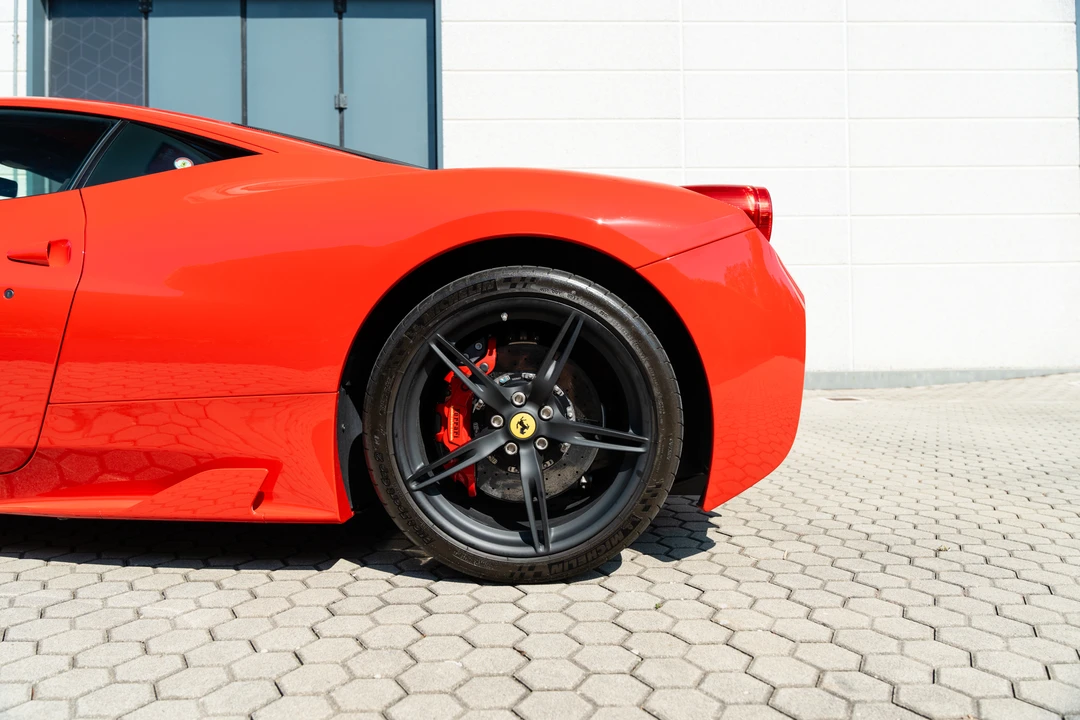 2015 Ferrari 458 Speciale - Image 21 of 31