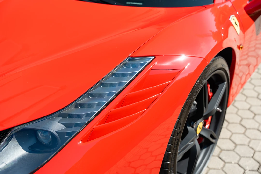 2015 Ferrari 458 Speciale - Image 24 of 31