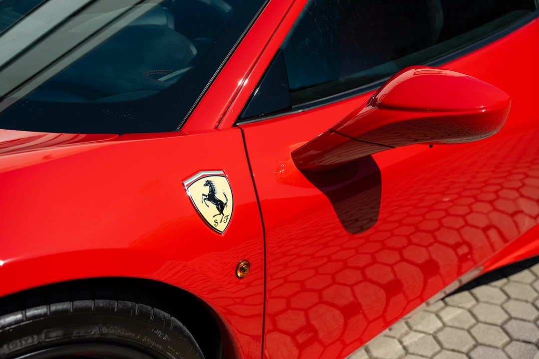 2015 Ferrari 458 Speciale - Image 25 of 31
