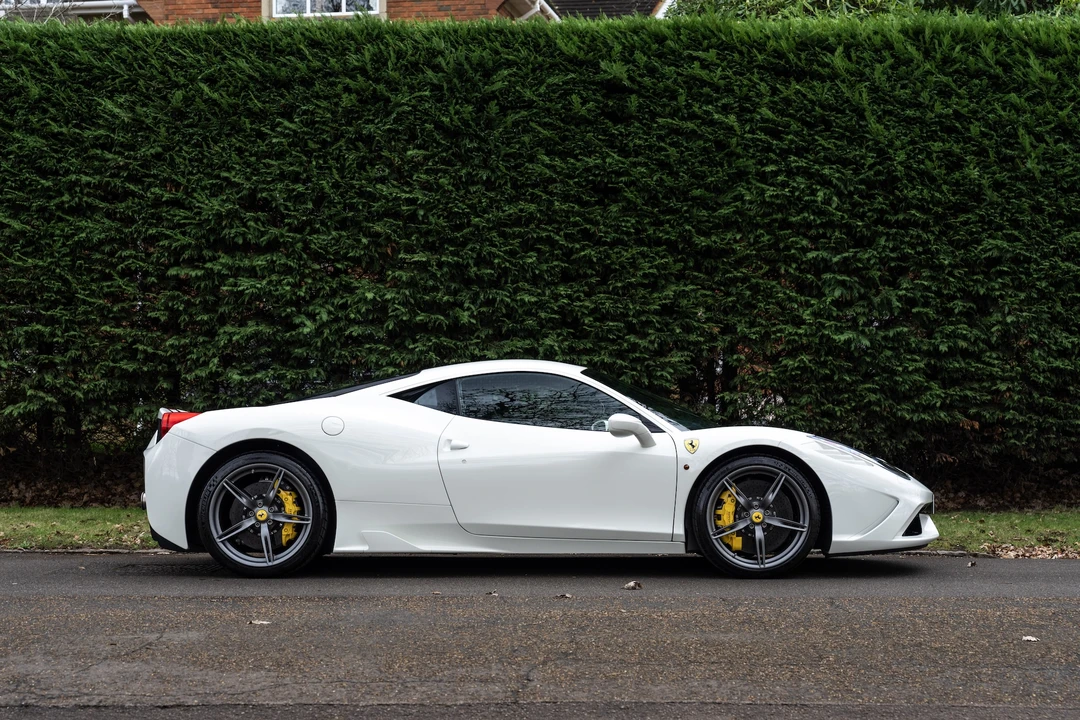 2015 Ferrari 458 Speciale - Image 9 of 31