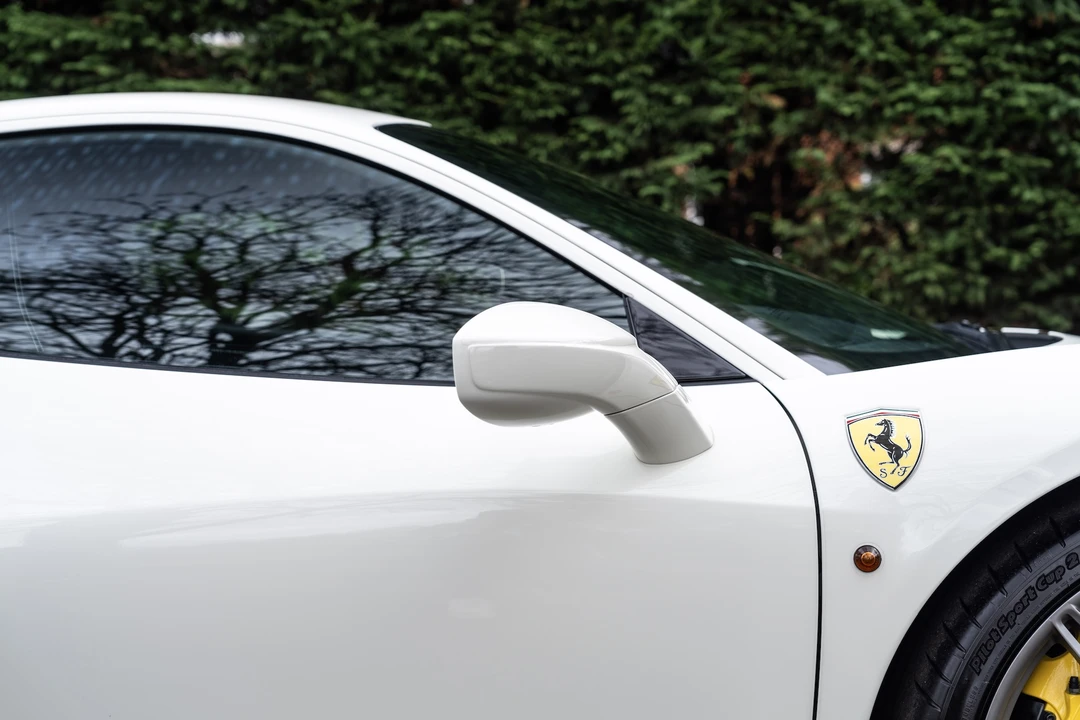 2015 Ferrari 458 Speciale - Image 28 of 31