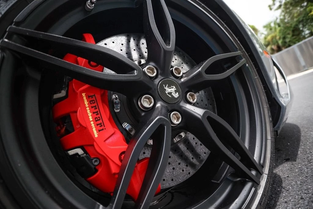 2015 Ferrari 458 Speciale Aperta - Image 18 of 31