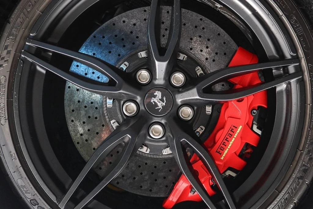 2015 Ferrari 458 Speciale Aperta - Image 17 of 31
