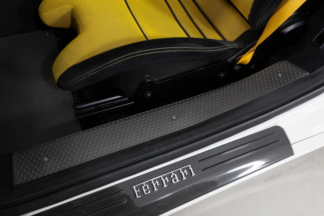 2015 Ferrari 458 Speciale Aperta - Image 27 of 31