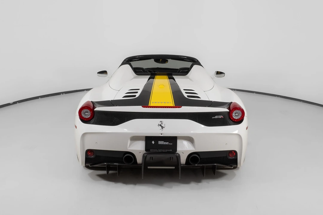 2015 Ferrari 458 Speciale Aperta - Image 7 of 31