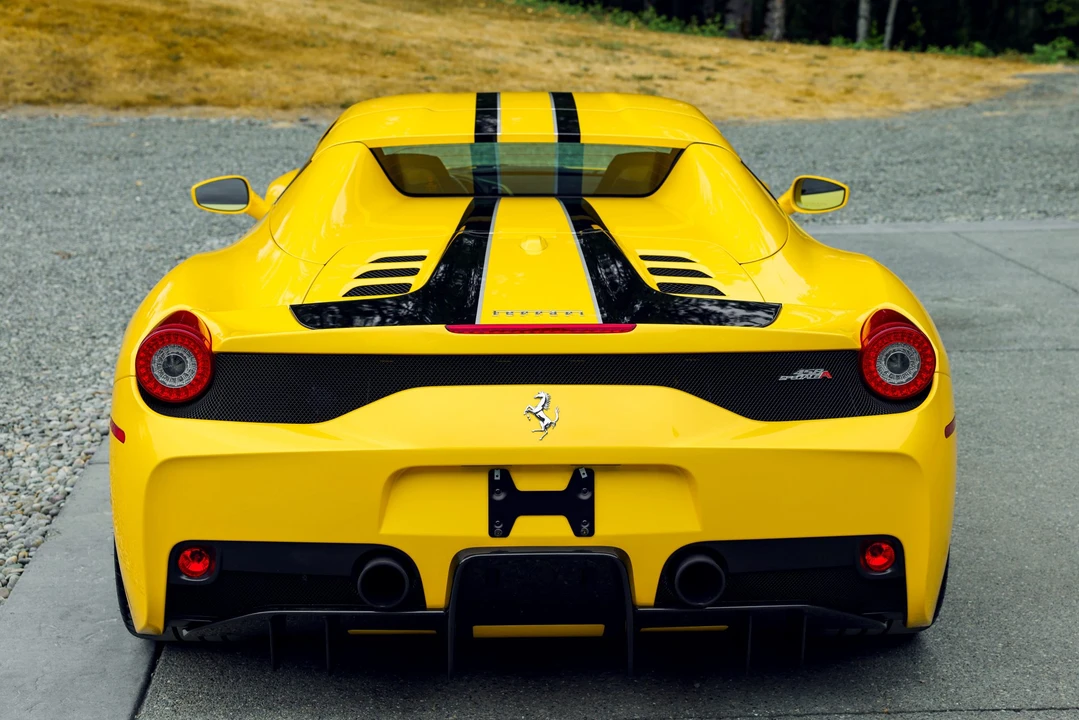 2015 Ferrari 458 Speciale Aperta - Image 9 of 31