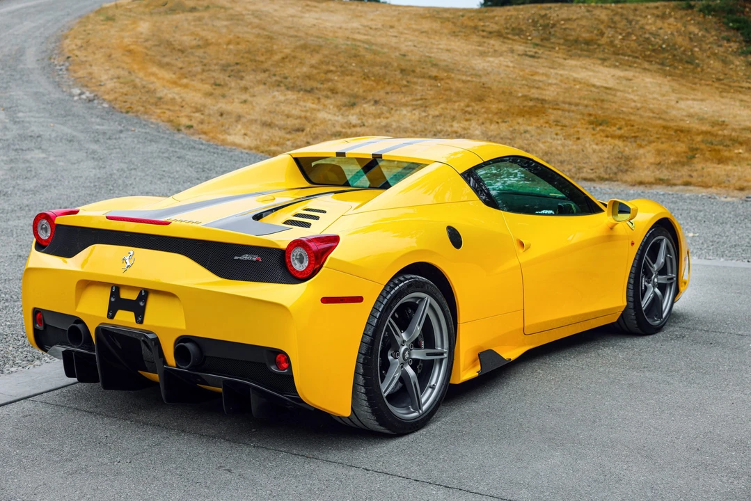 2015 Ferrari 458 Speciale Aperta - Image 13 of 31