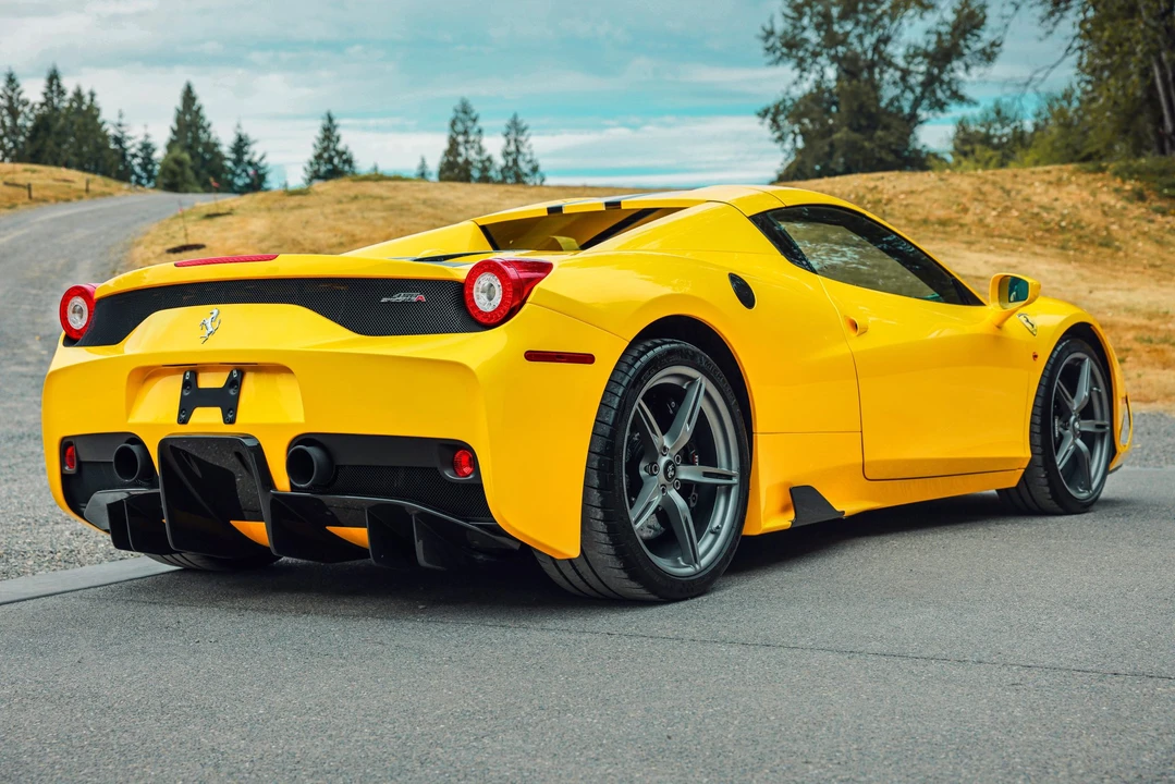 2015 Ferrari 458 Speciale Aperta - Image 15 of 31