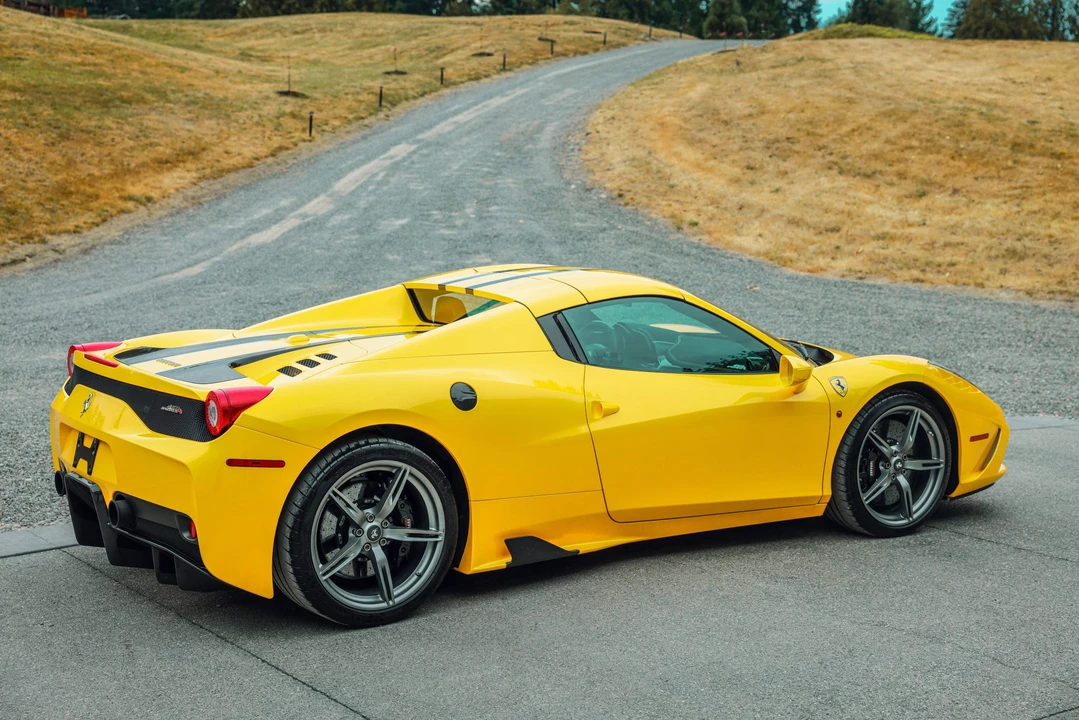 2015 Ferrari 458 Speciale Aperta - Image 16 of 31