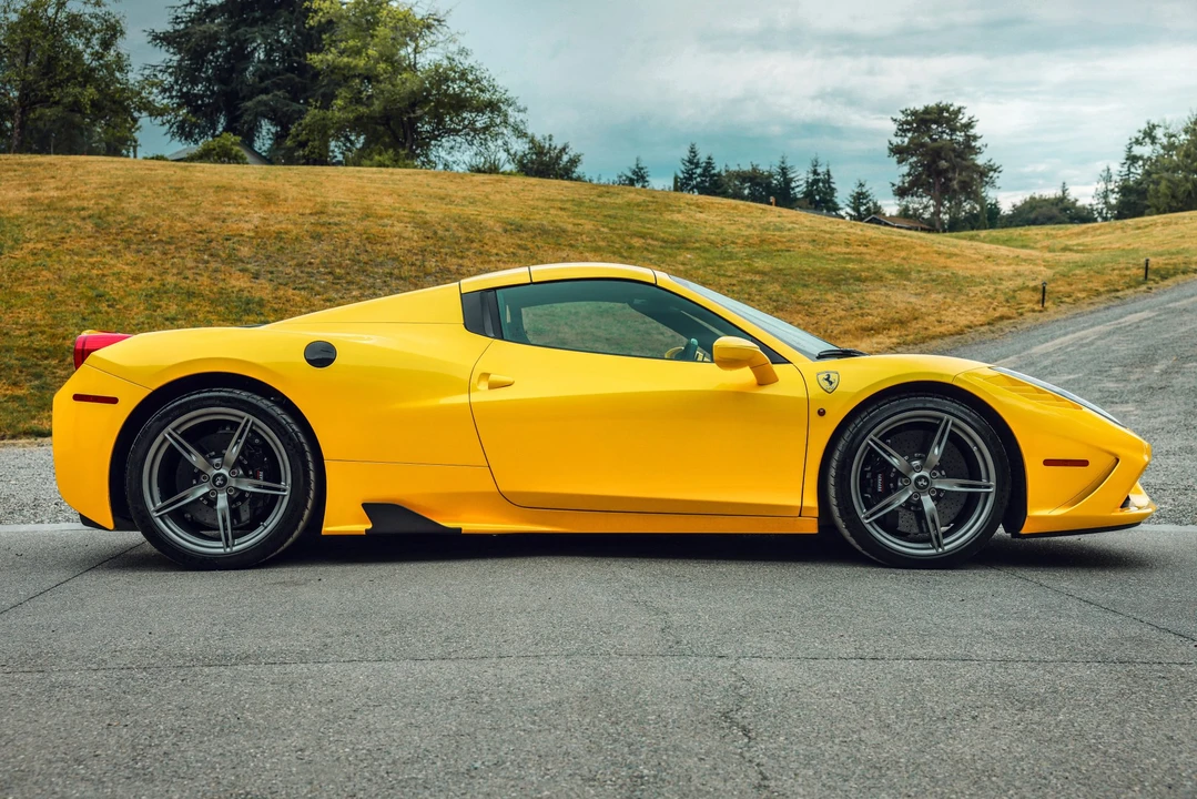 2015 Ferrari 458 Speciale Aperta - Image 18 of 31