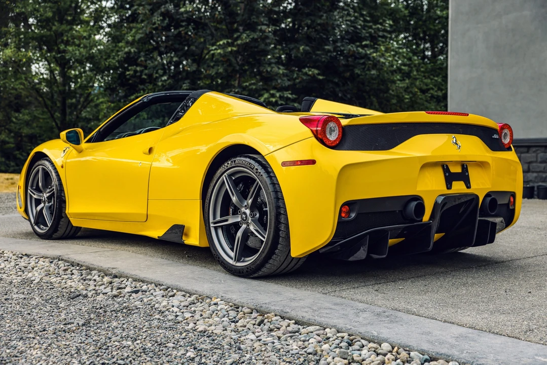 2015 Ferrari 458 Speciale Aperta - Image 29 of 31