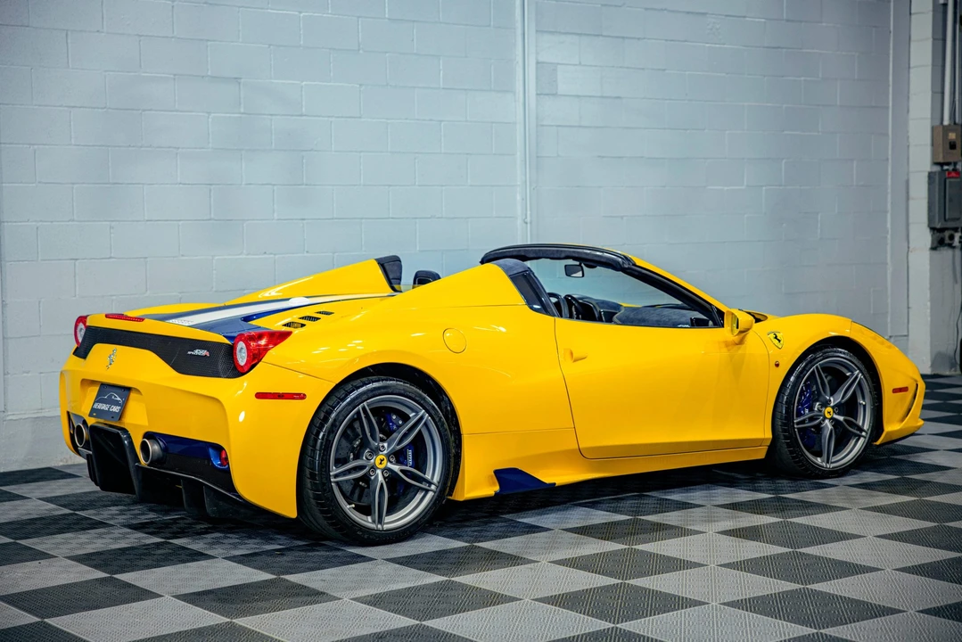 2015 Ferrari 458 Speciale Aperta - Image 25 of 31