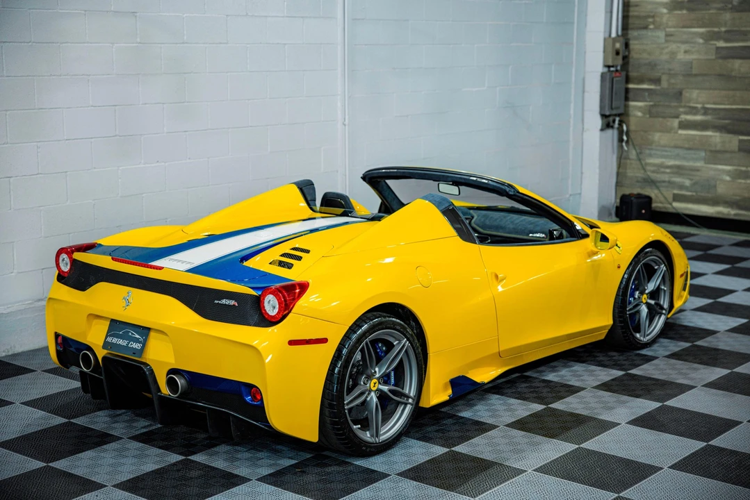 2015 Ferrari 458 Speciale Aperta - Image 27 of 31