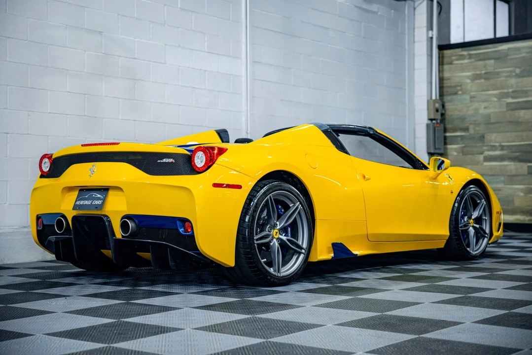 2015 Ferrari 458 Speciale Aperta - Image 28 of 31