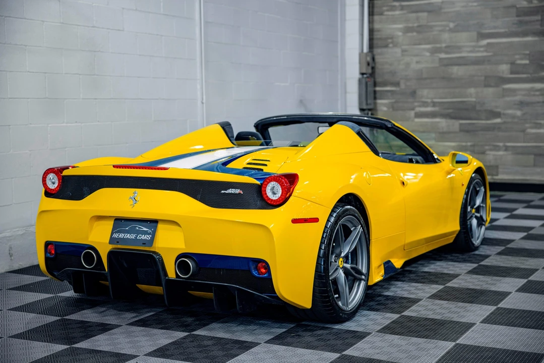 2015 Ferrari 458 Speciale Aperta - Image 29 of 31
