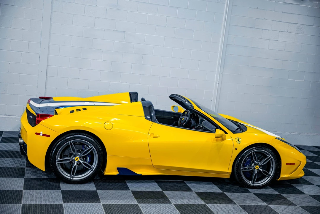 2015 Ferrari 458 Speciale Aperta - Image 20 of 31