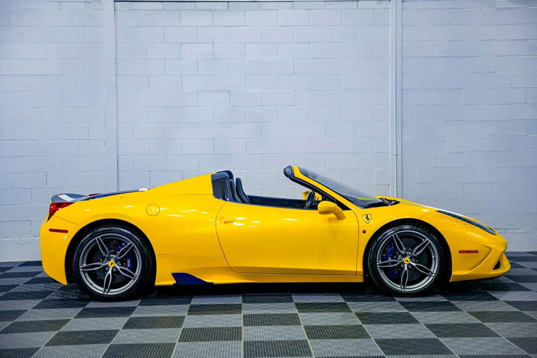 2015 Ferrari 458 Speciale Aperta - Image 22 of 31