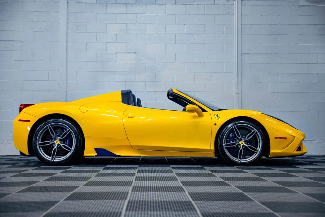 2015 Ferrari 458 Speciale Aperta - Image 23 of 31