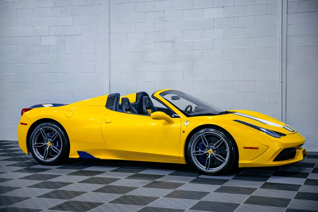 2015 Ferrari 458 Speciale Aperta - Image 9 of 31