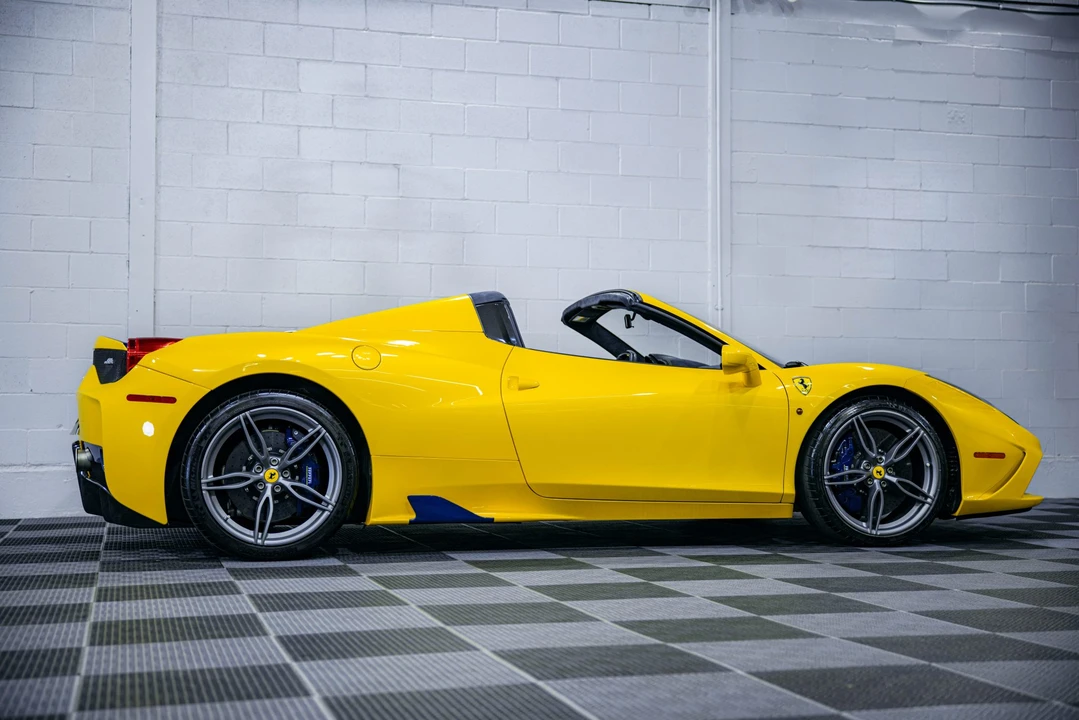 2015 Ferrari 458 Speciale Aperta - Image 16 of 31