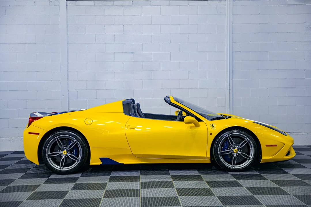 2015 Ferrari 458 Speciale Aperta - Image 15 of 31