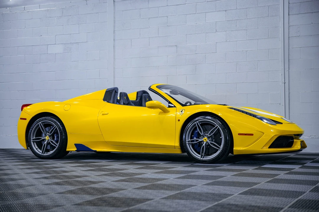 2015 Ferrari 458 Speciale Aperta - Image 11 of 31