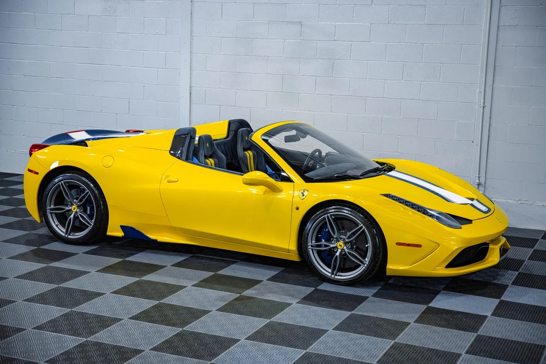 2015 Ferrari 458 Speciale Aperta - Image 10 of 31