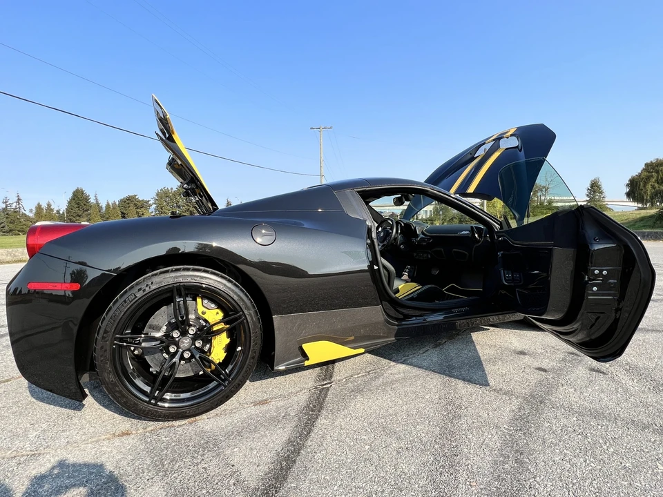2015 Ferrari 458 Speciale Aperta - Image 17 of 31