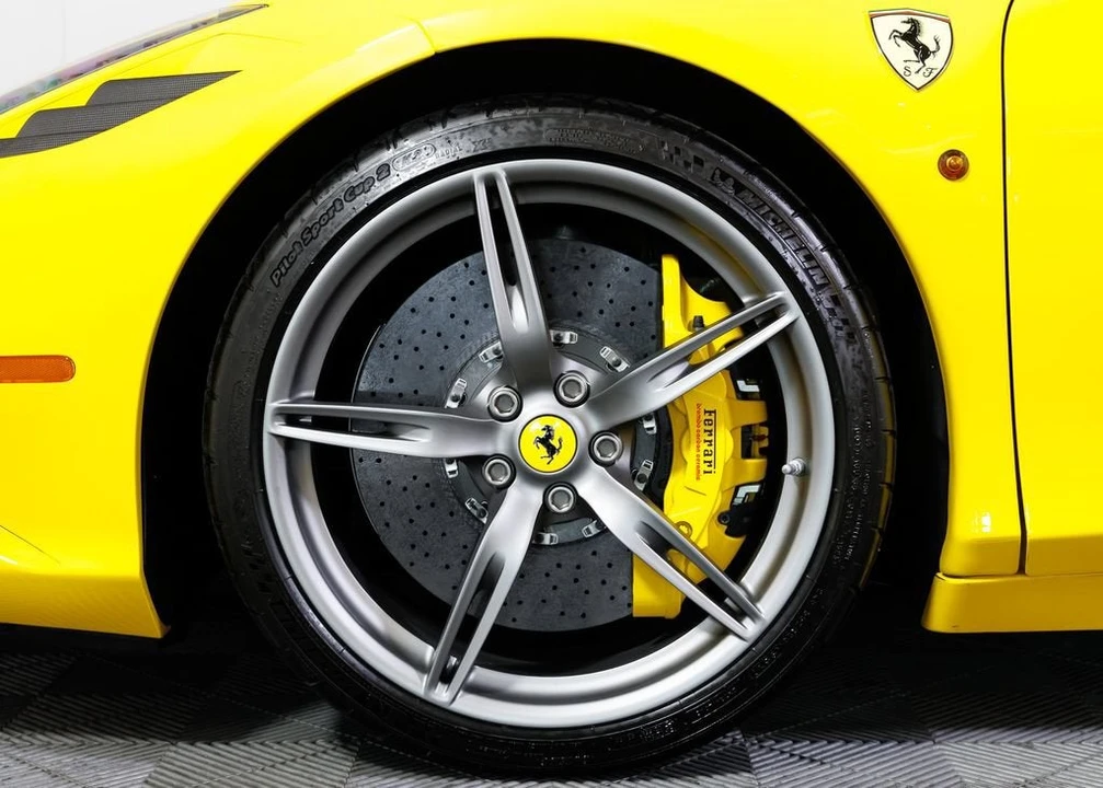2015 Ferrari 458 Speciale Aperta - Image 9 of 31
