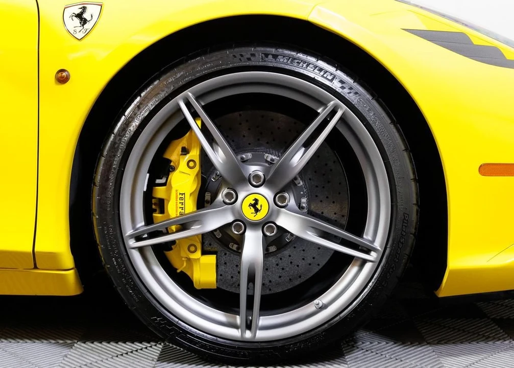 2015 Ferrari 458 Speciale Aperta - Image 12 of 31