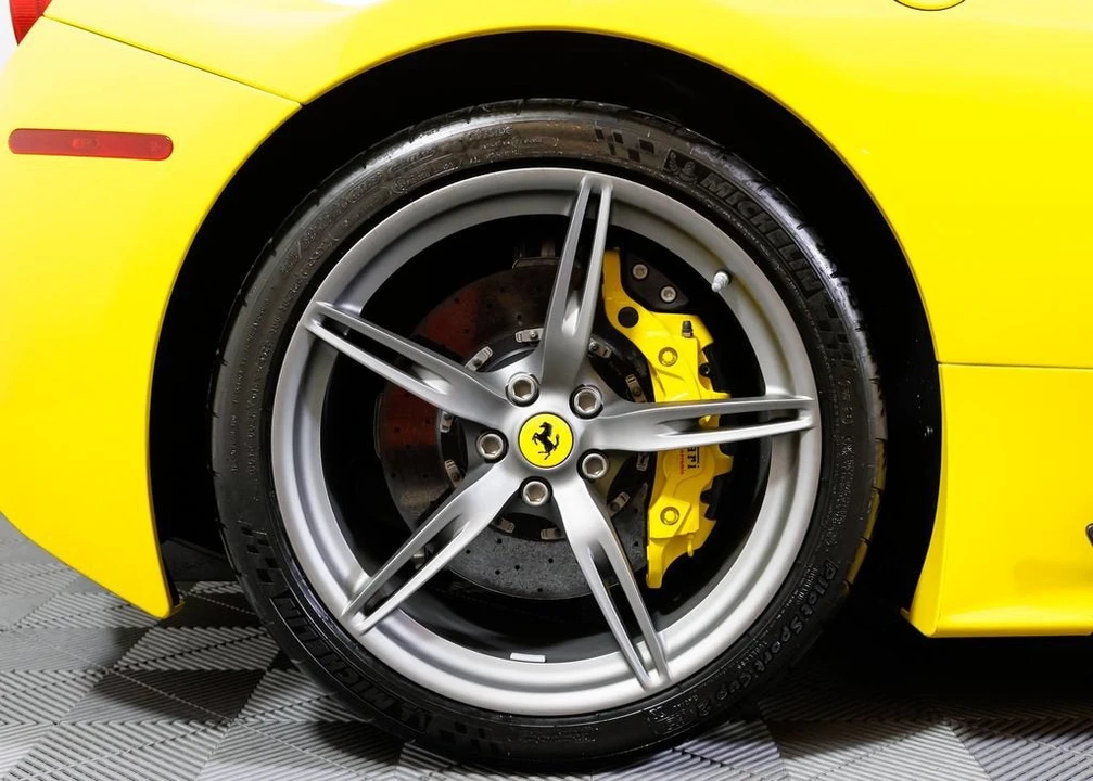 2015 Ferrari 458 Speciale Aperta - Image 11 of 31
