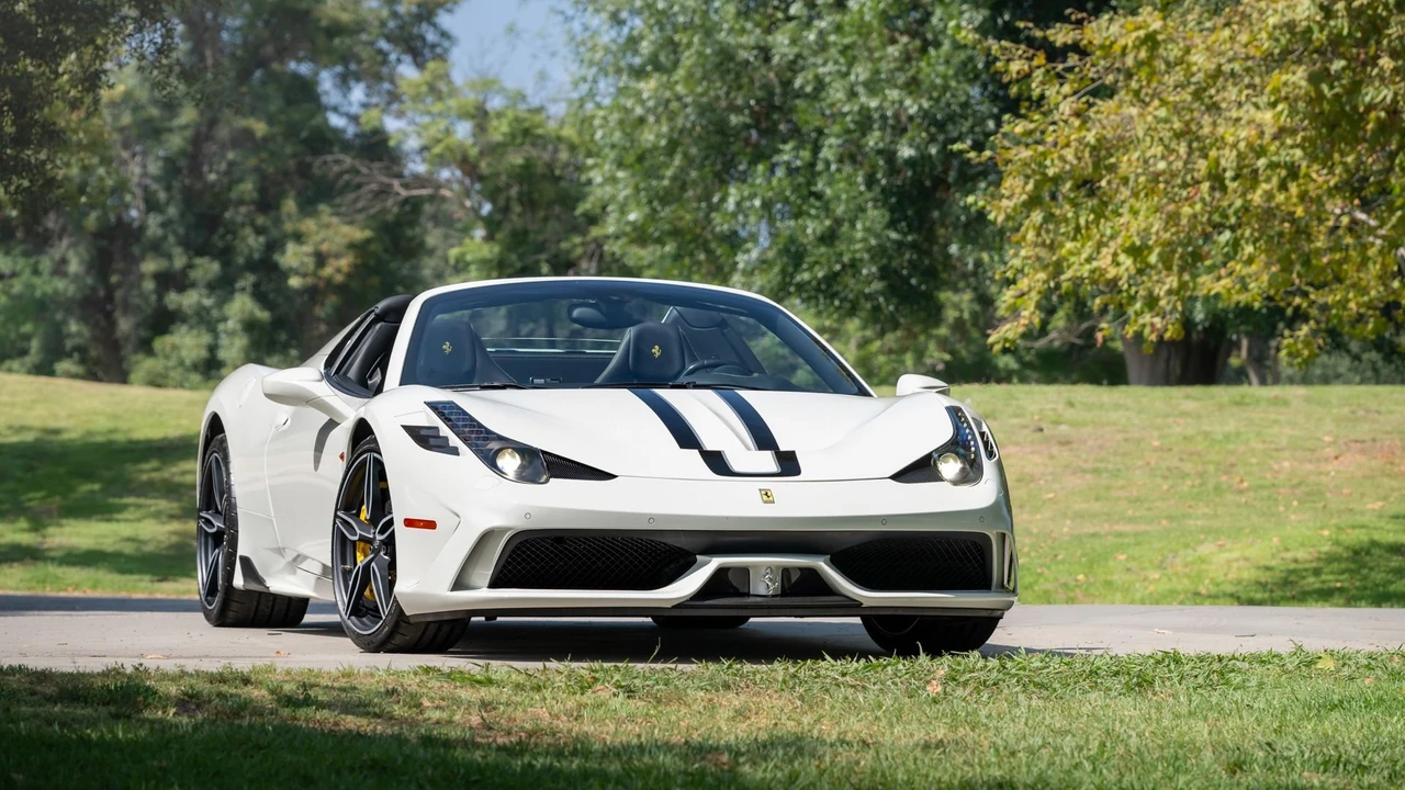 2015 Ferrari 458 Speciale Aperta - Image 18 of 31