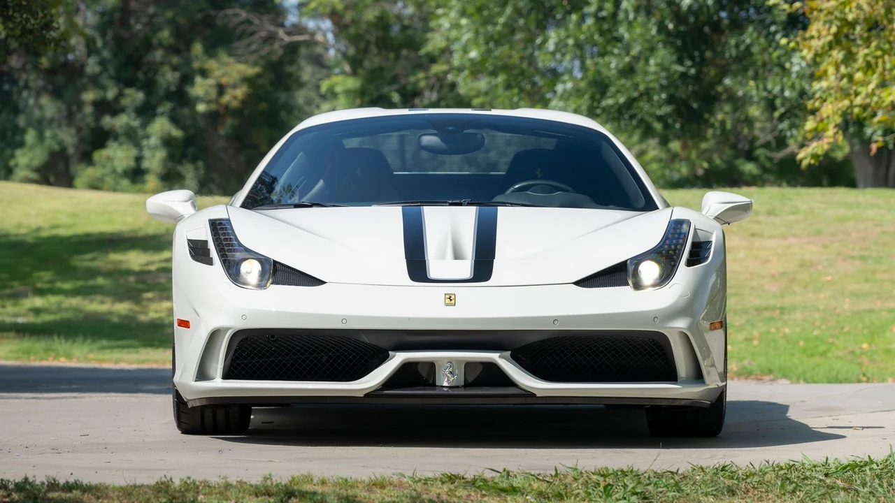 2015 Ferrari 458 Speciale Aperta - Image 3 of 31