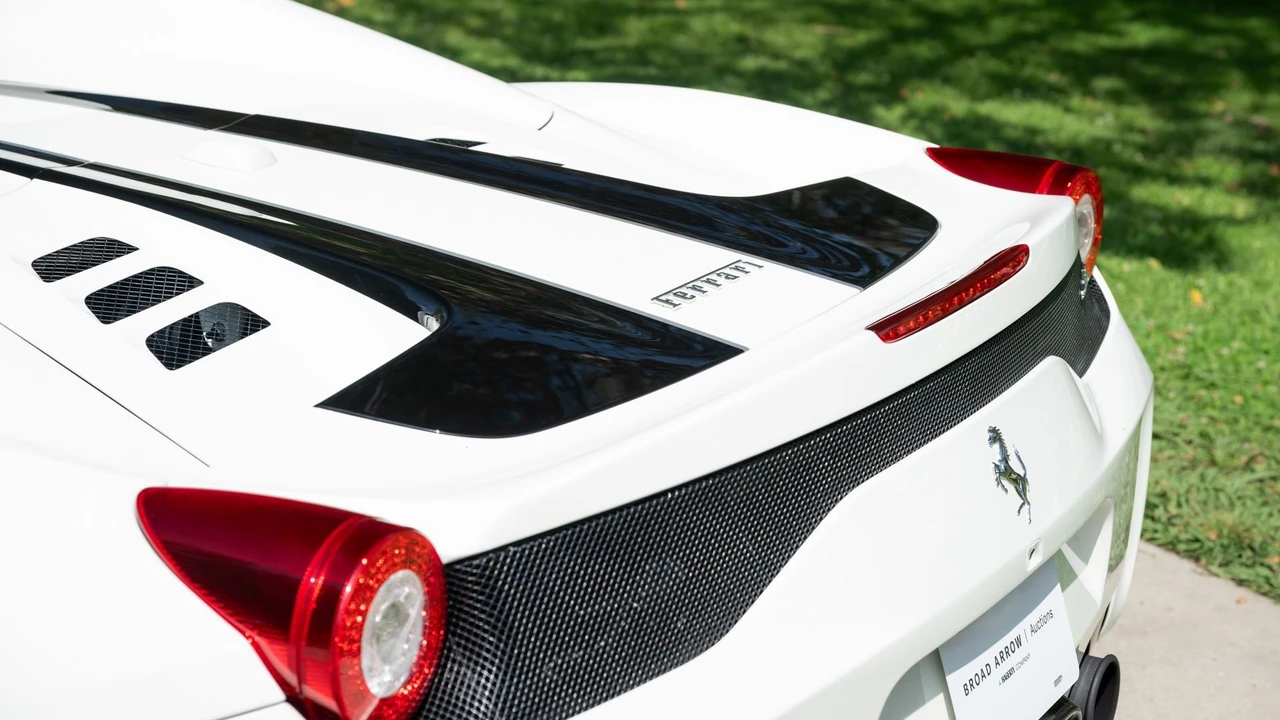 2015 Ferrari 458 Speciale Aperta - Image 20 of 31