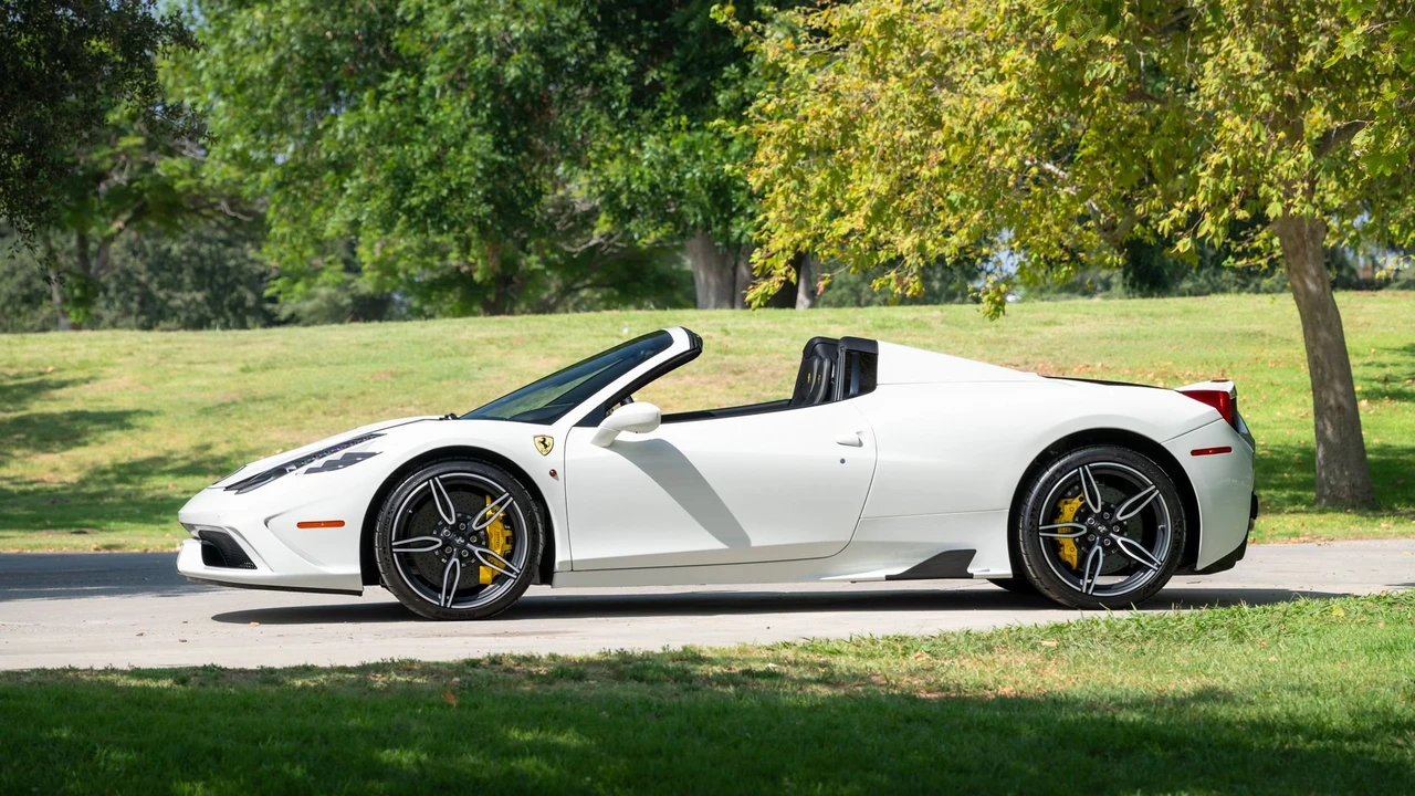 2015 Ferrari 458 Speciale Aperta - Image 4 of 31