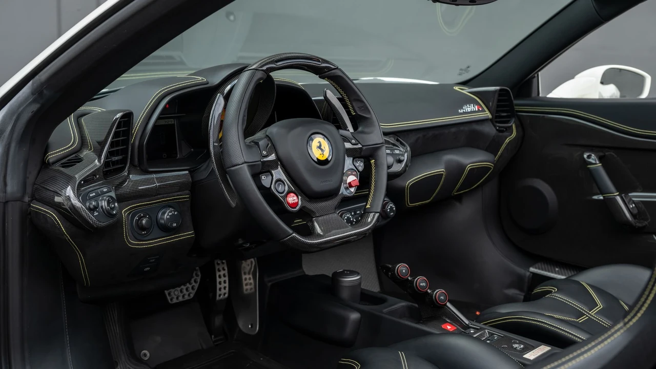2015 Ferrari 458 Speciale Aperta - Image 5 of 31