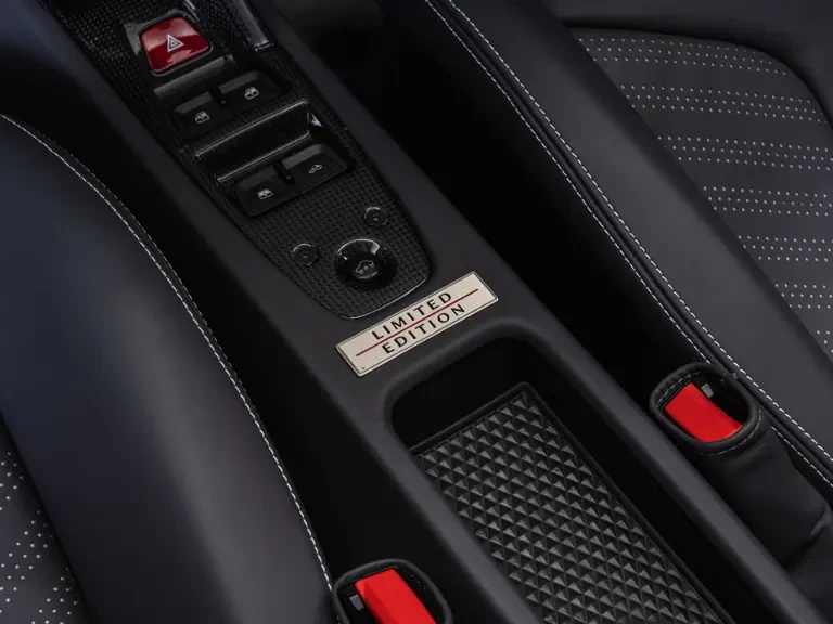2015 Ferrari 458 Speciale Aperta - Image 19 of 31