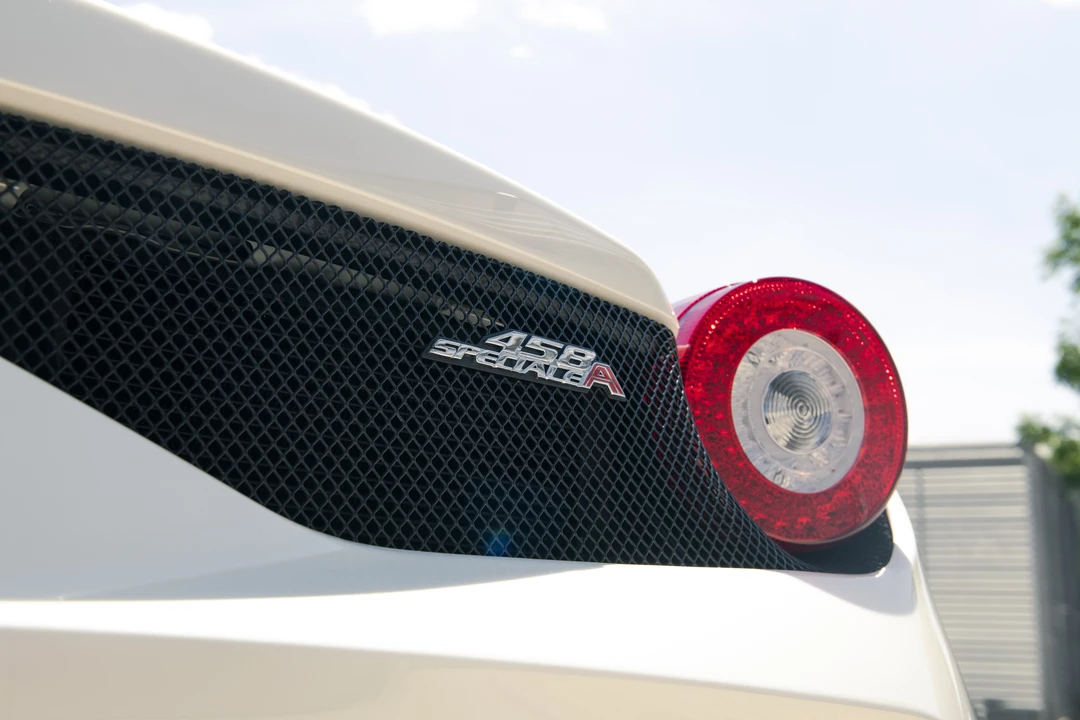 2015 Ferrari 458 Speciale Aperta - Image 15 of 31